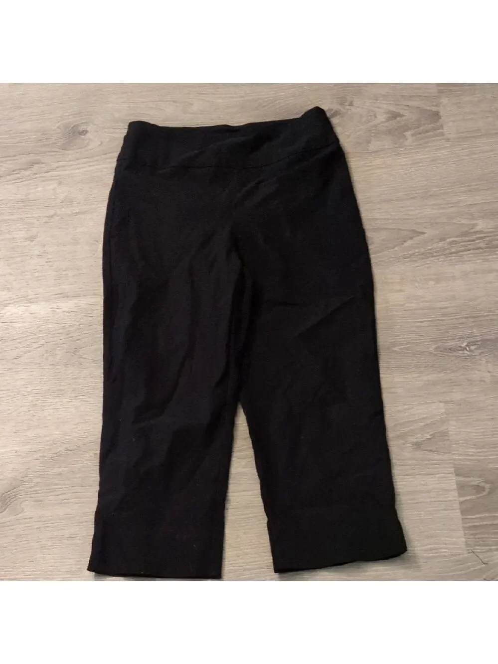 Joseph Ribkoff Black Capri Pull On Pants Size 6